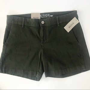Kenneth Cole Reaction | Olive Green shorts size 6
